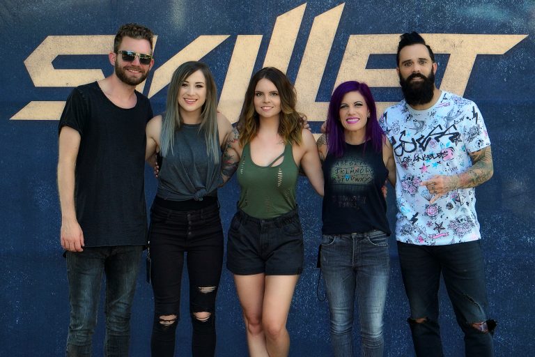 What To Expect + How To Act at a Band Meet and Greet