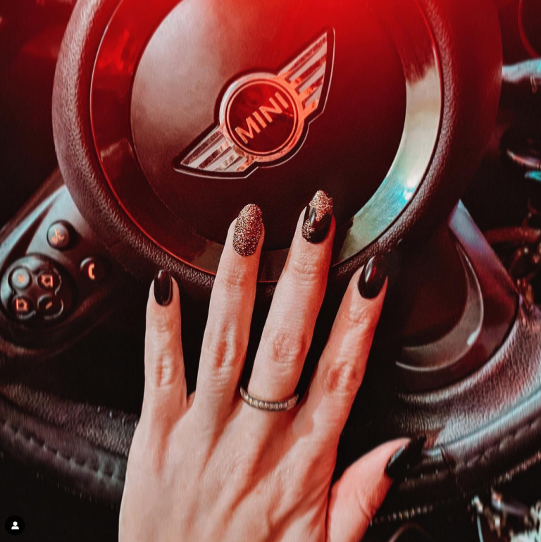 Ring in the Glam: Edgy New Year’s Eve Nail Ideas for a Dazzling Countdown