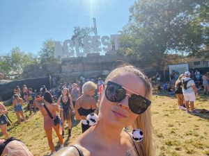 What to Wear to ACL: A Guide to Looking Stylish and Staying Comfortable at Austin City Limits