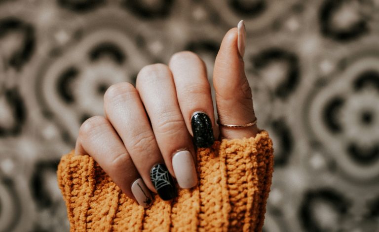 Edgy and Rock ‘n’ Roll Halloween Nail Ideas