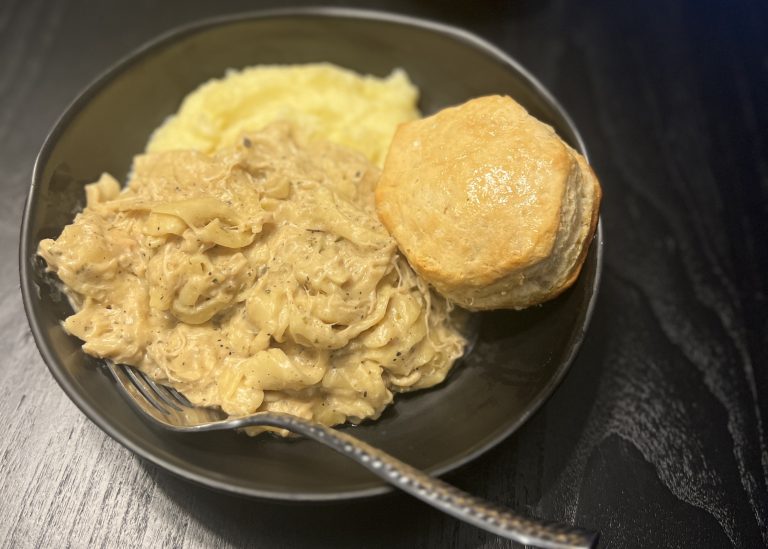 Easy Crockpot Chicken & Noodles Recipe