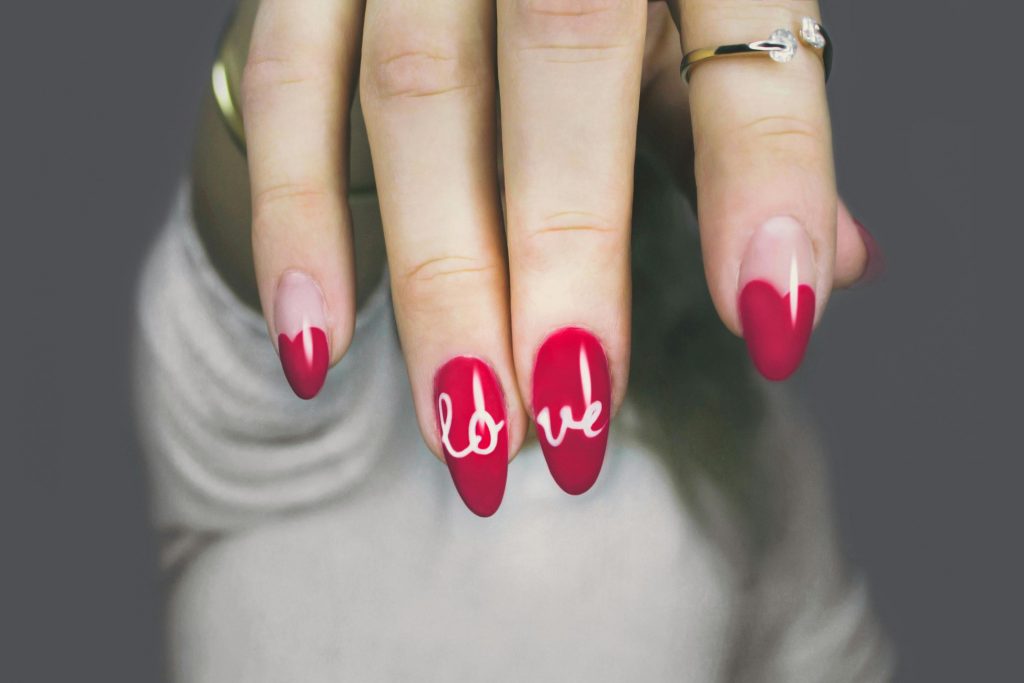 Edgy Nail Looks for Valentine&rsquo;s Day: Anti-Basic, Bold, and a Little Bit Dangerous